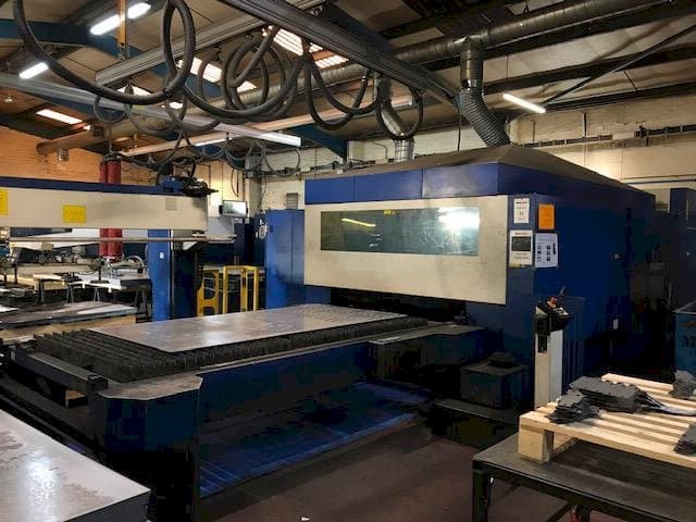 Frontansicht der Trumpf Traumatic L 3050  Maschine