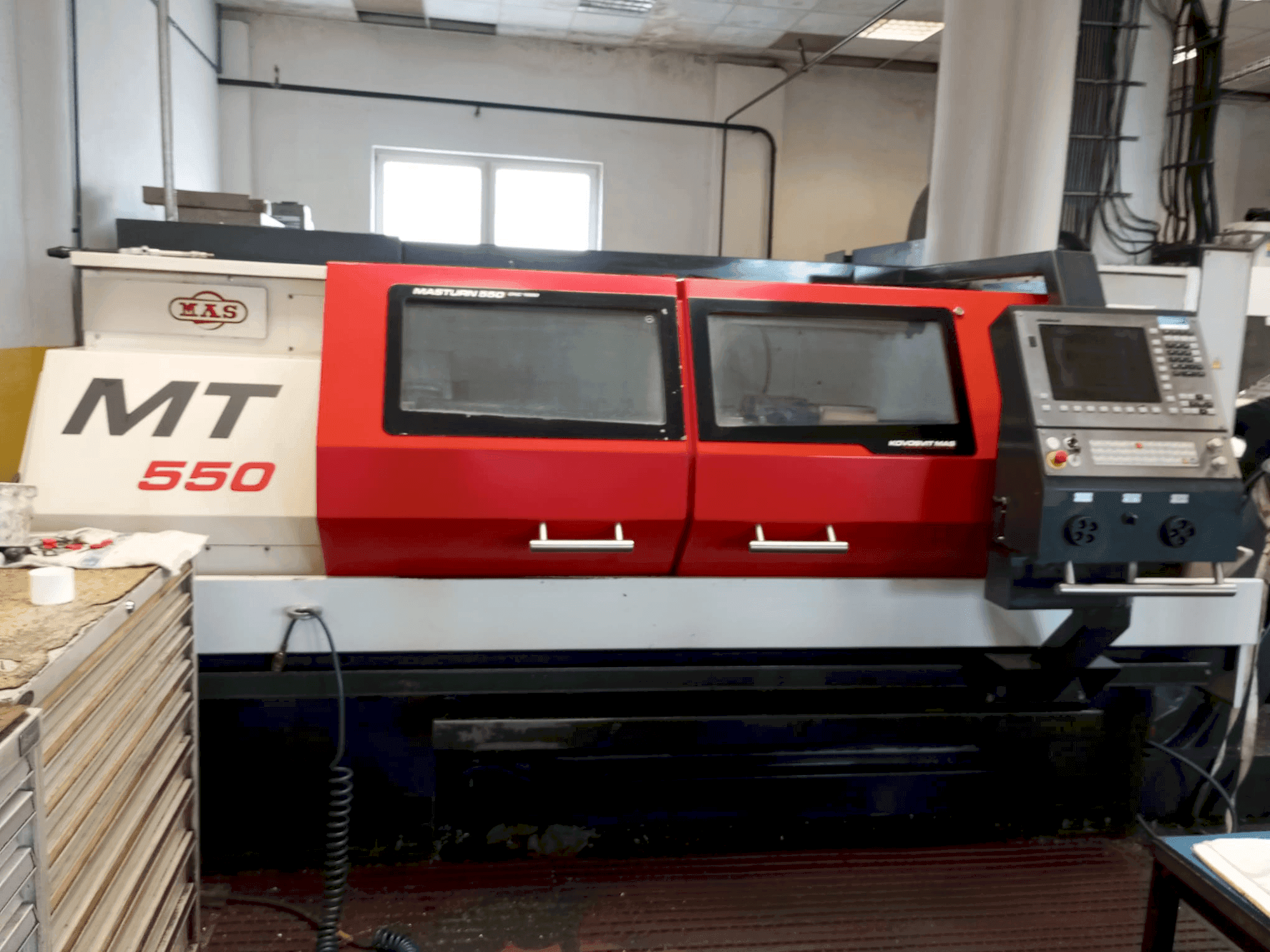 Frontansicht der KOVOSVIT MAS MASTURN 550i CNC 1500  Maschine
