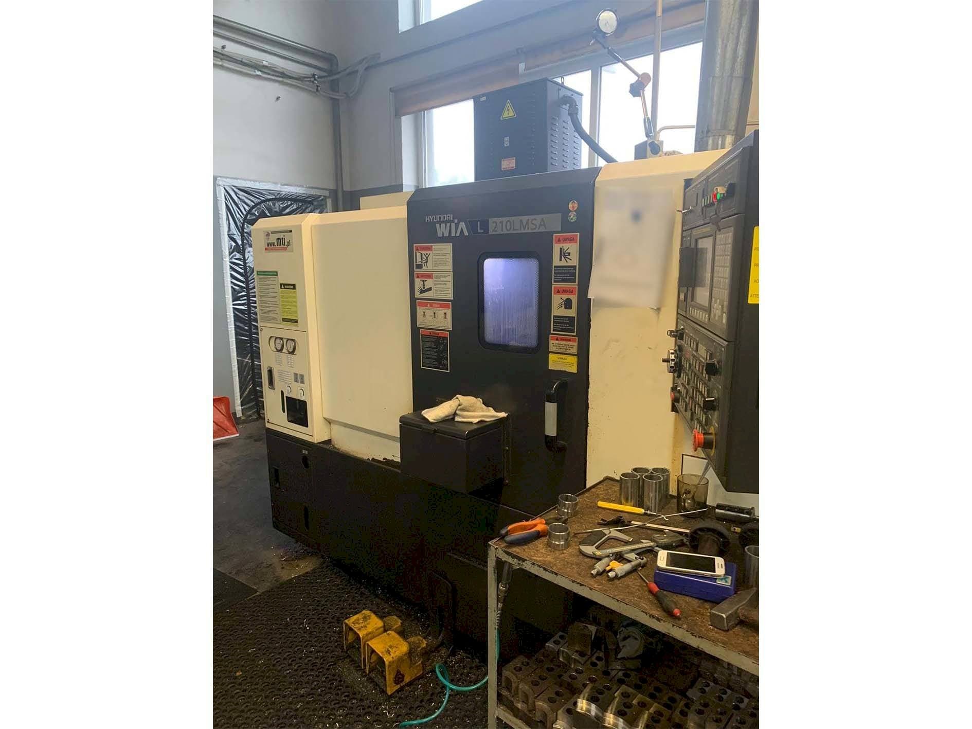 Frontansicht der Hyundai Wia L210LMSA  Maschine