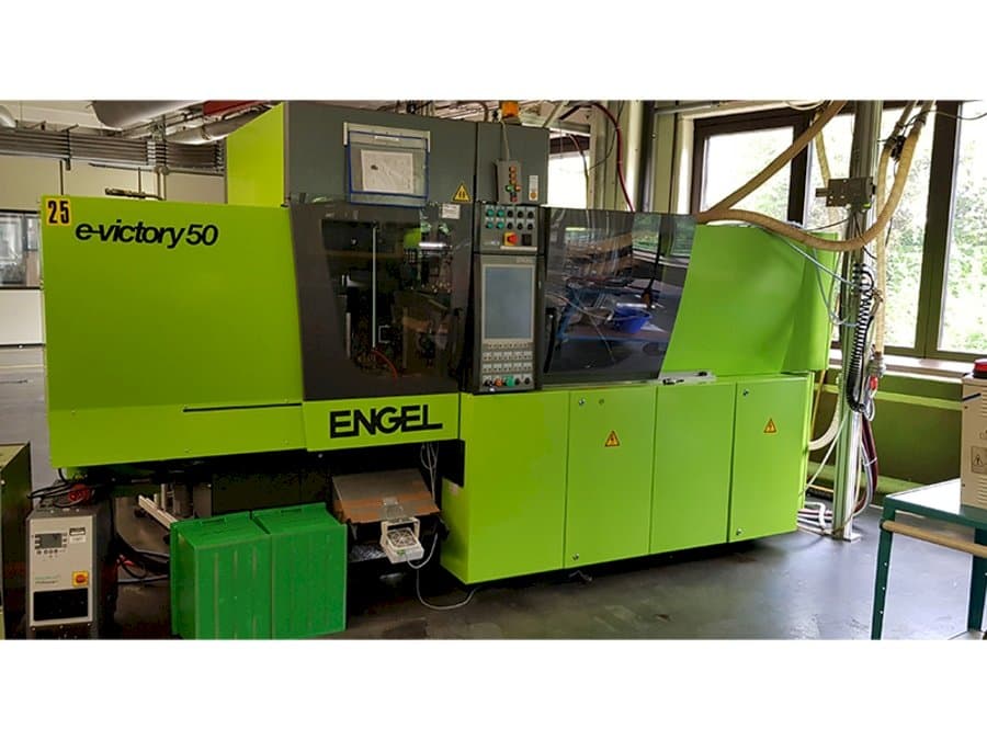 Frontansicht der ENGEL e-Victory 200/50 Maschine