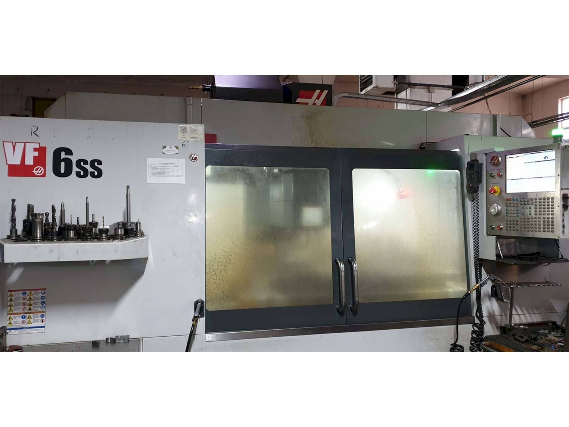 Frontansicht der HAAS VF-6SS  Maschine