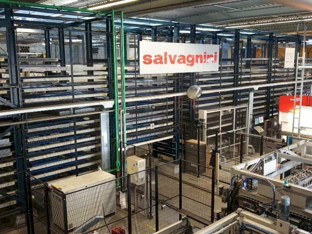 Frontansicht der Salvagnini S4 and P4 and MV installation  Maschine