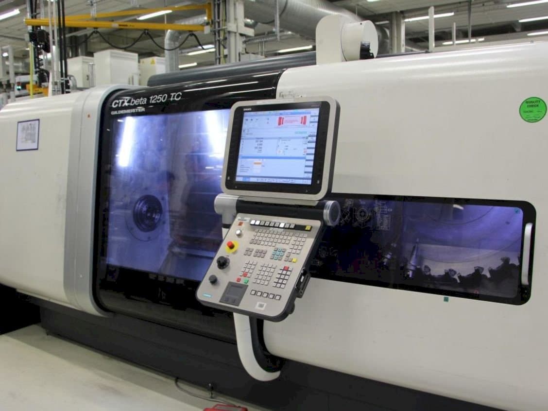 Frontansicht der DMG MORI GILDEMEISTER CTX Beta 1250 TC  Maschine