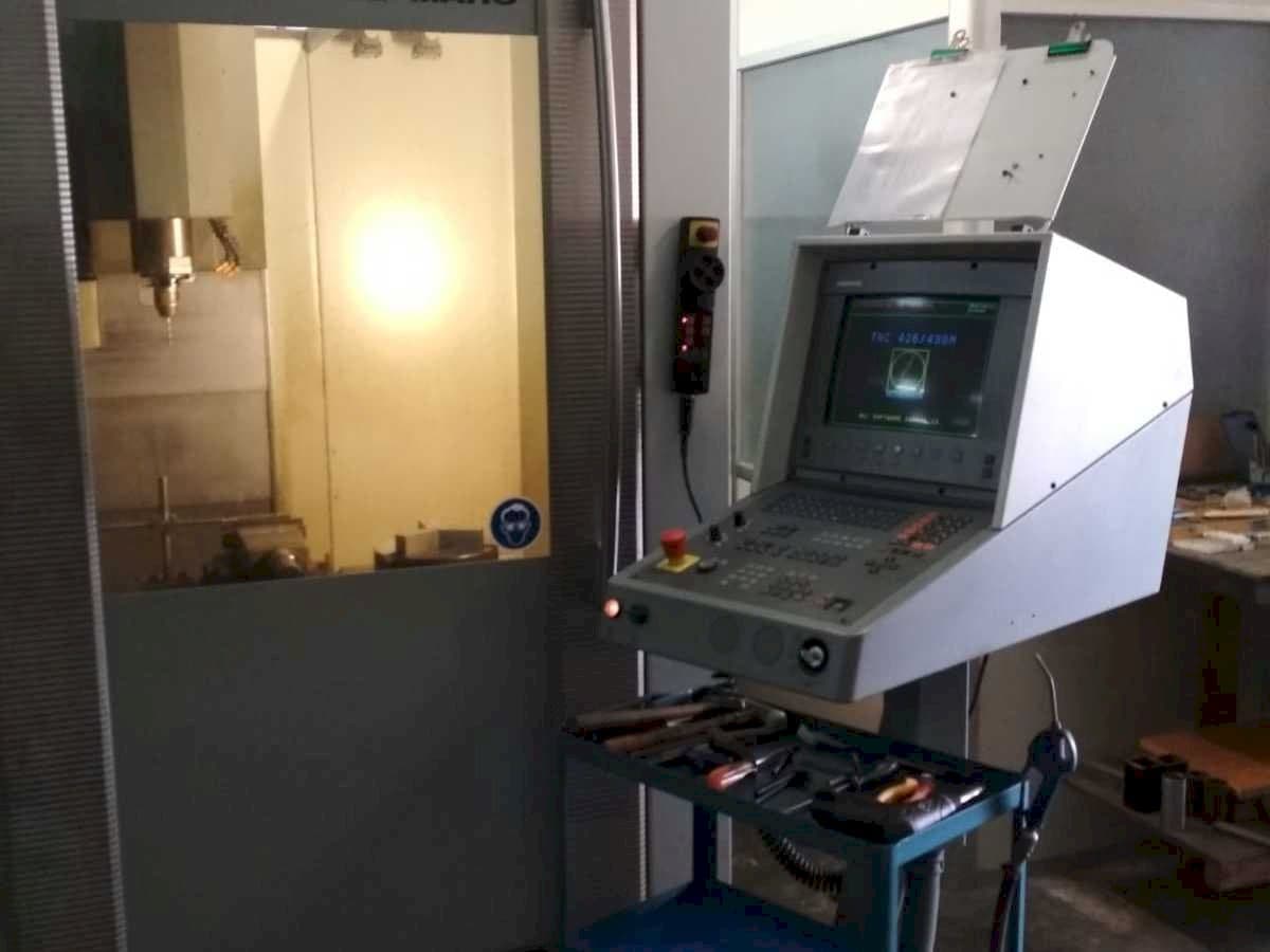 Frontansicht der DECKEL MAHO DMC 63V  Maschine