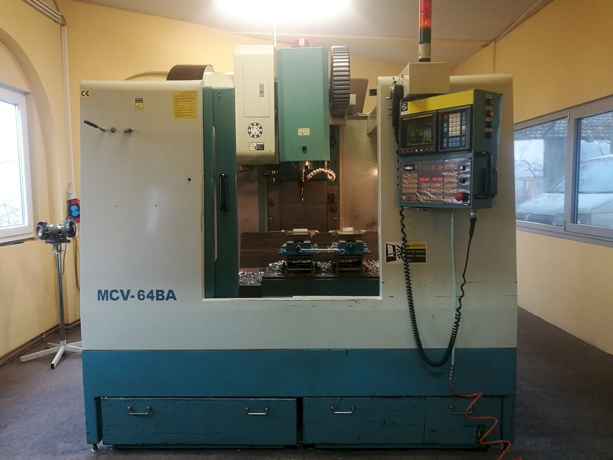Frontansicht der PJM MCV-64BA  Maschine