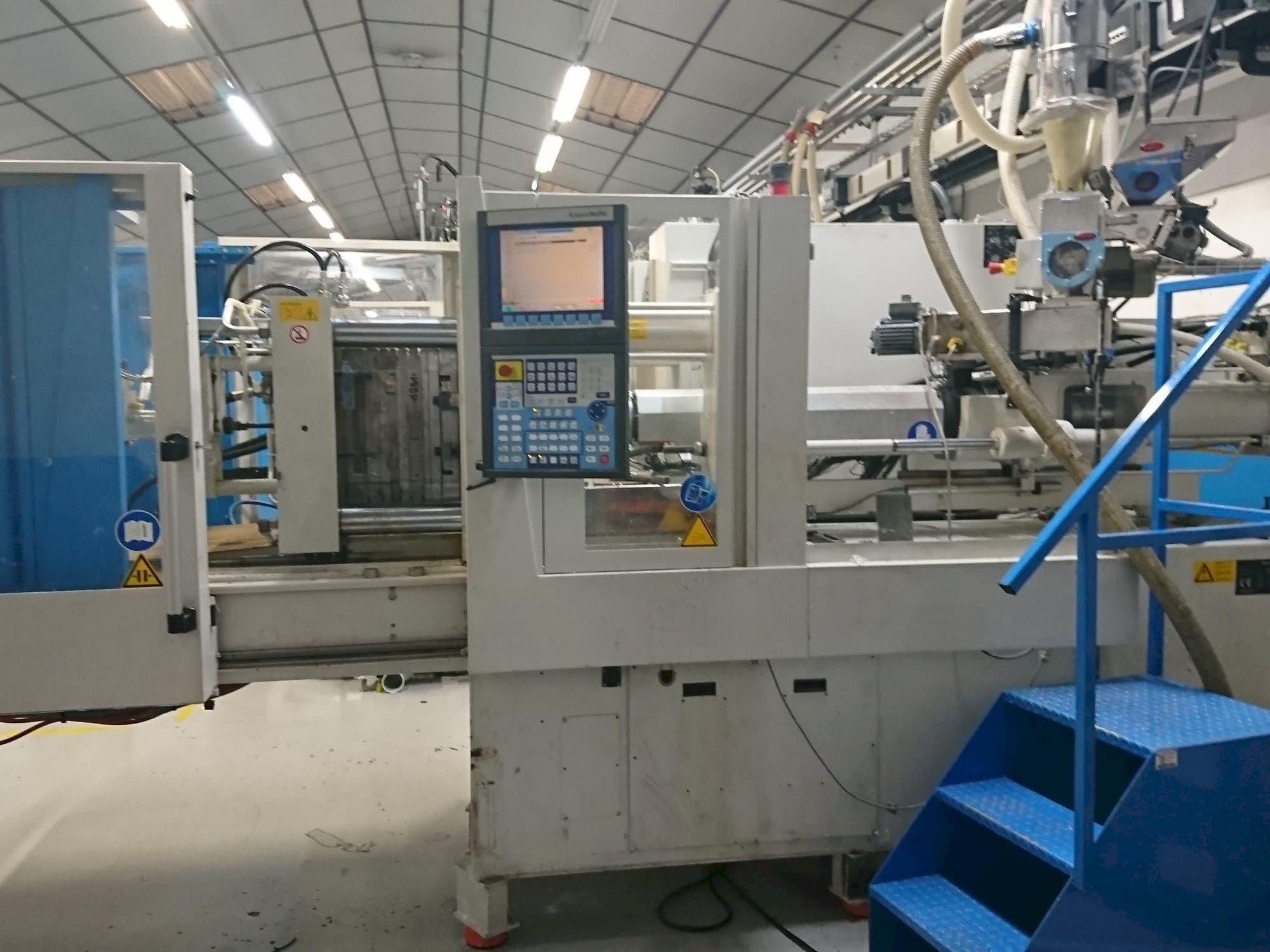 Frontansicht der Krauss Maffei 80-750 CX  Maschine