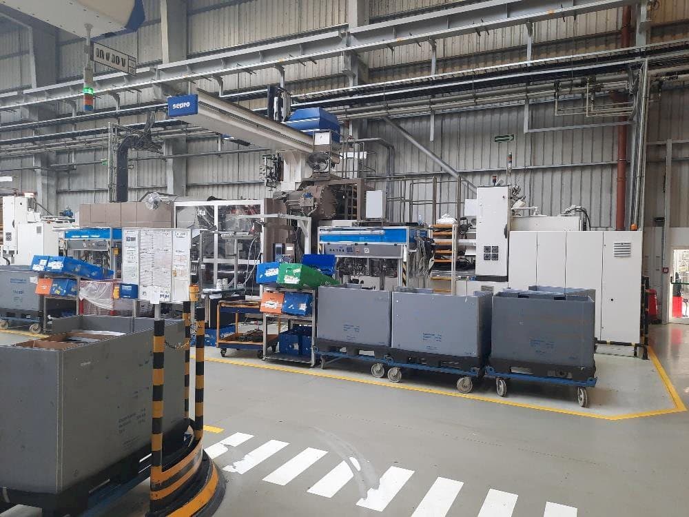 Frontansicht der Battenfeld 2000/19000  Maschine