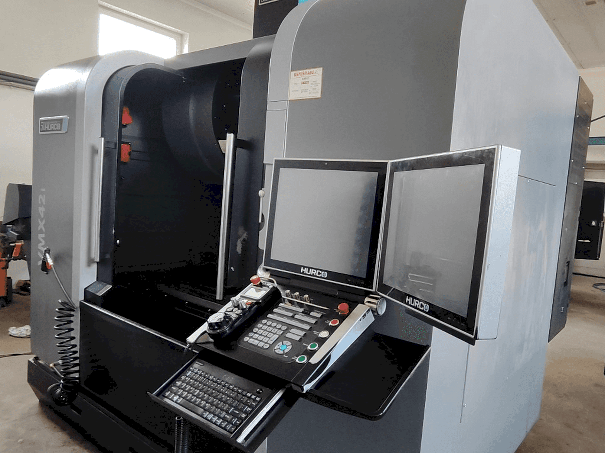 Frontansicht der Hurco VMX 42i (2018)  Maschine