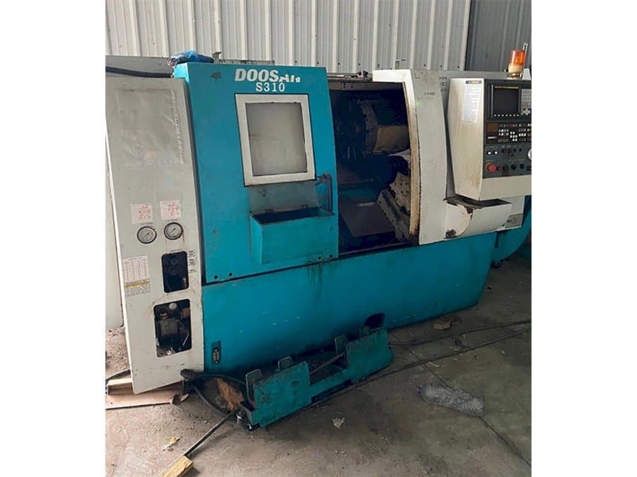 Frontansicht der Doosan S310  Maschine