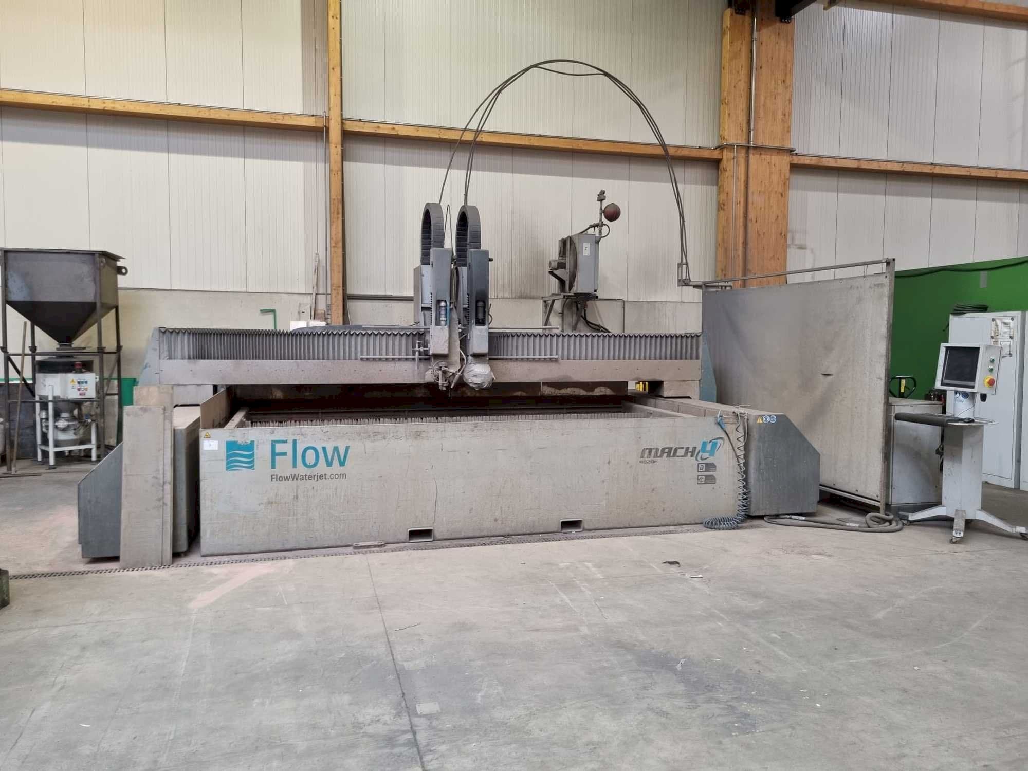 Frontansicht der Flow WMC 2 4020 Mach 4  Maschine