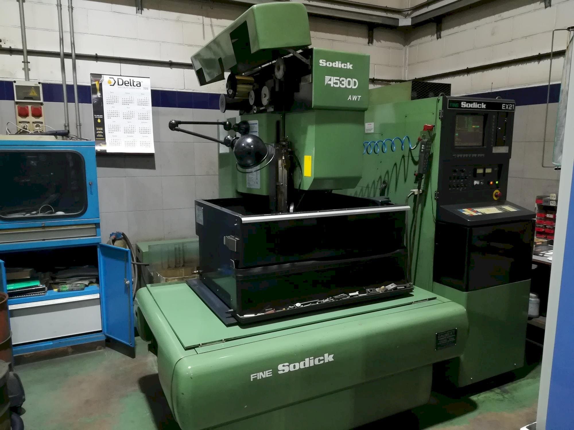 Frontansicht der Sodick A-530D Maschine