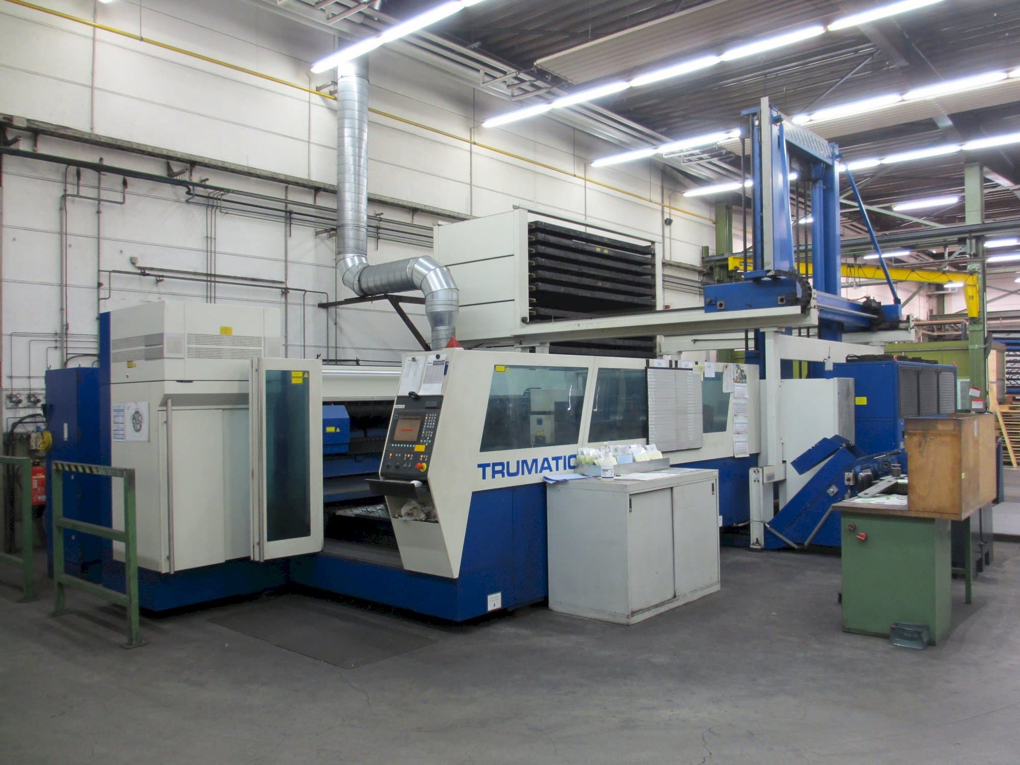 Frontansicht der Trumpf Trumatic L 3050  Maschine