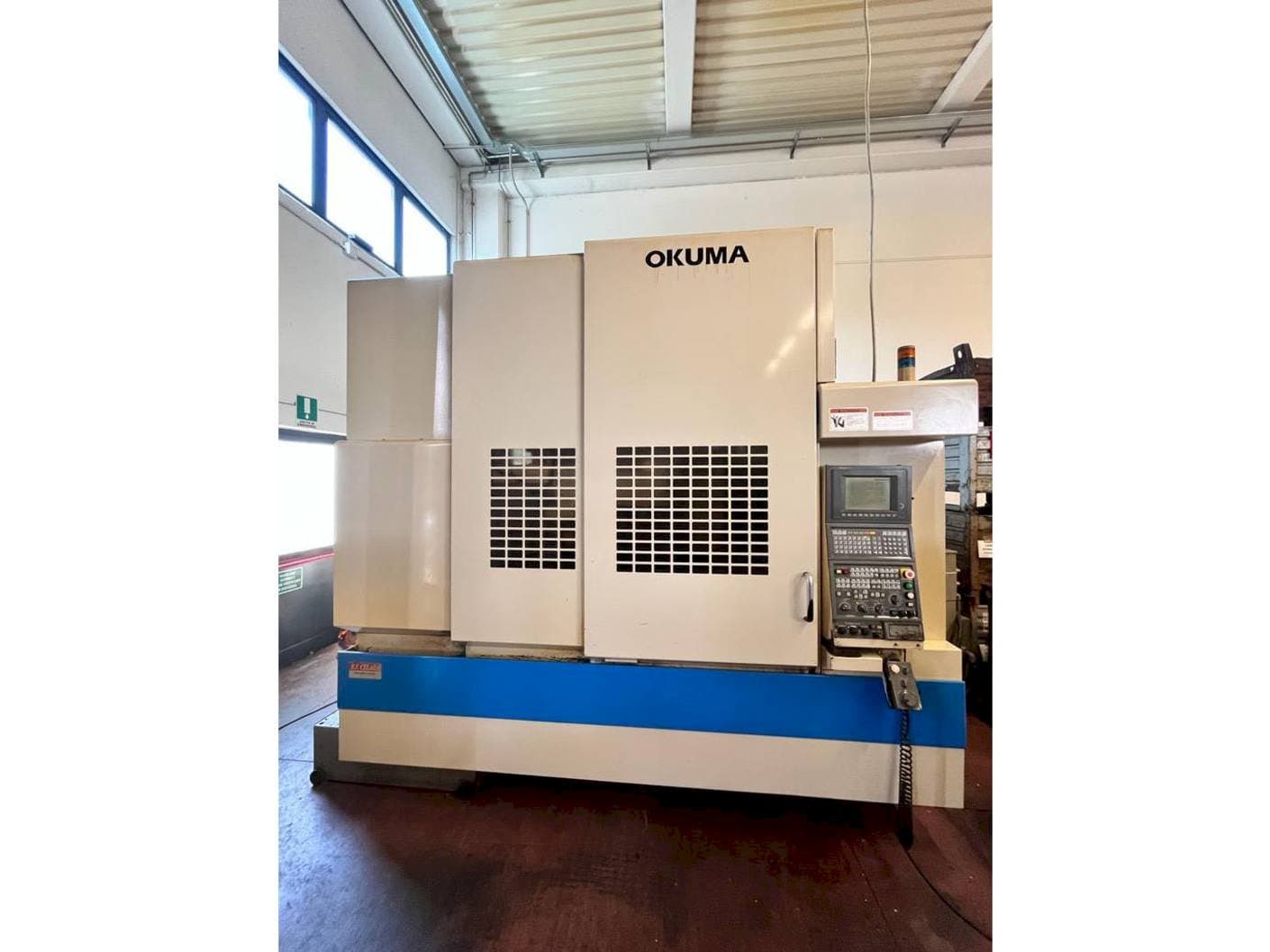 Frontansicht der Okuma MX55 VA  Maschine