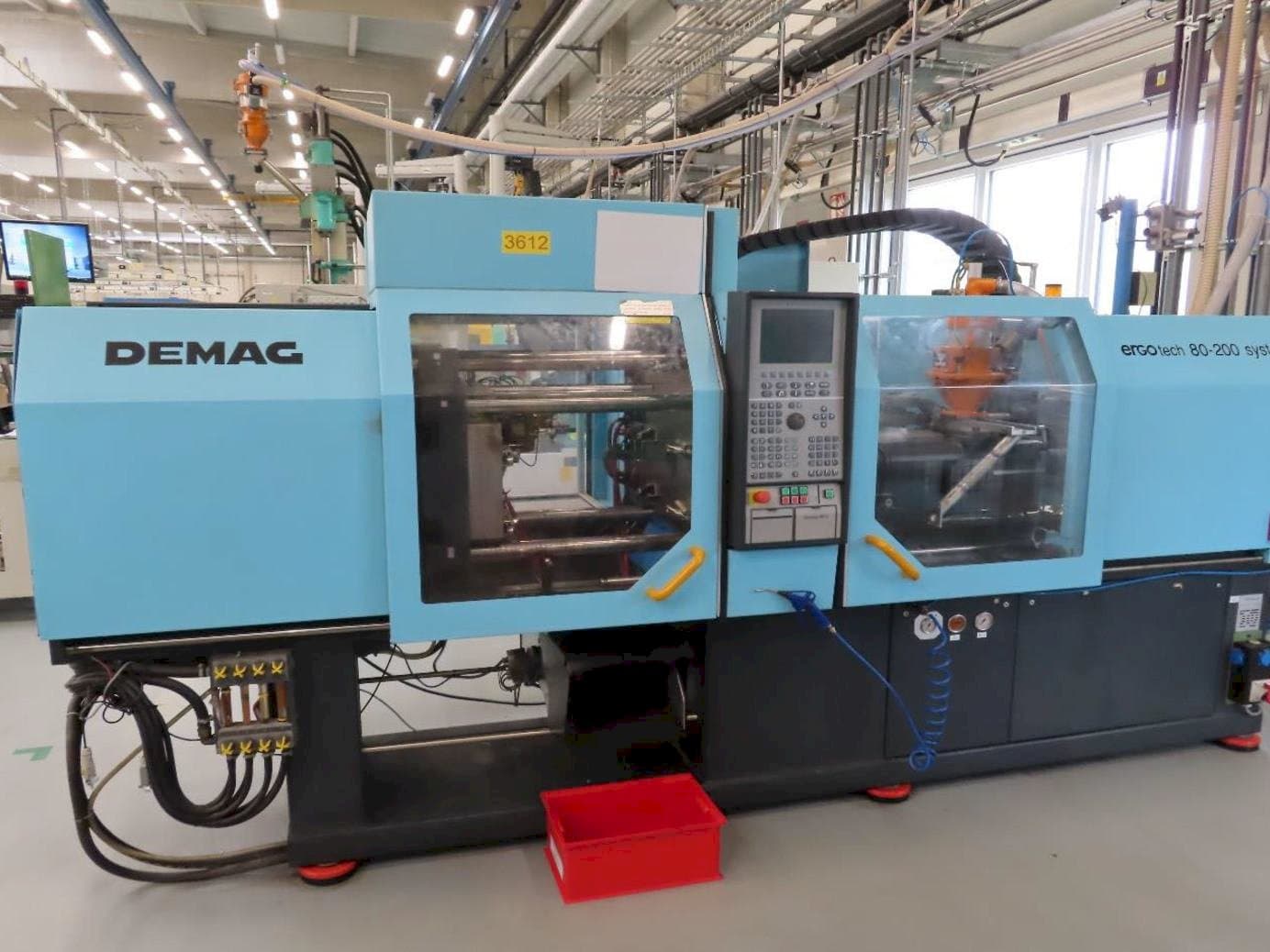 Frontansicht der DEMAG Ergotech 80-200 System Maschine