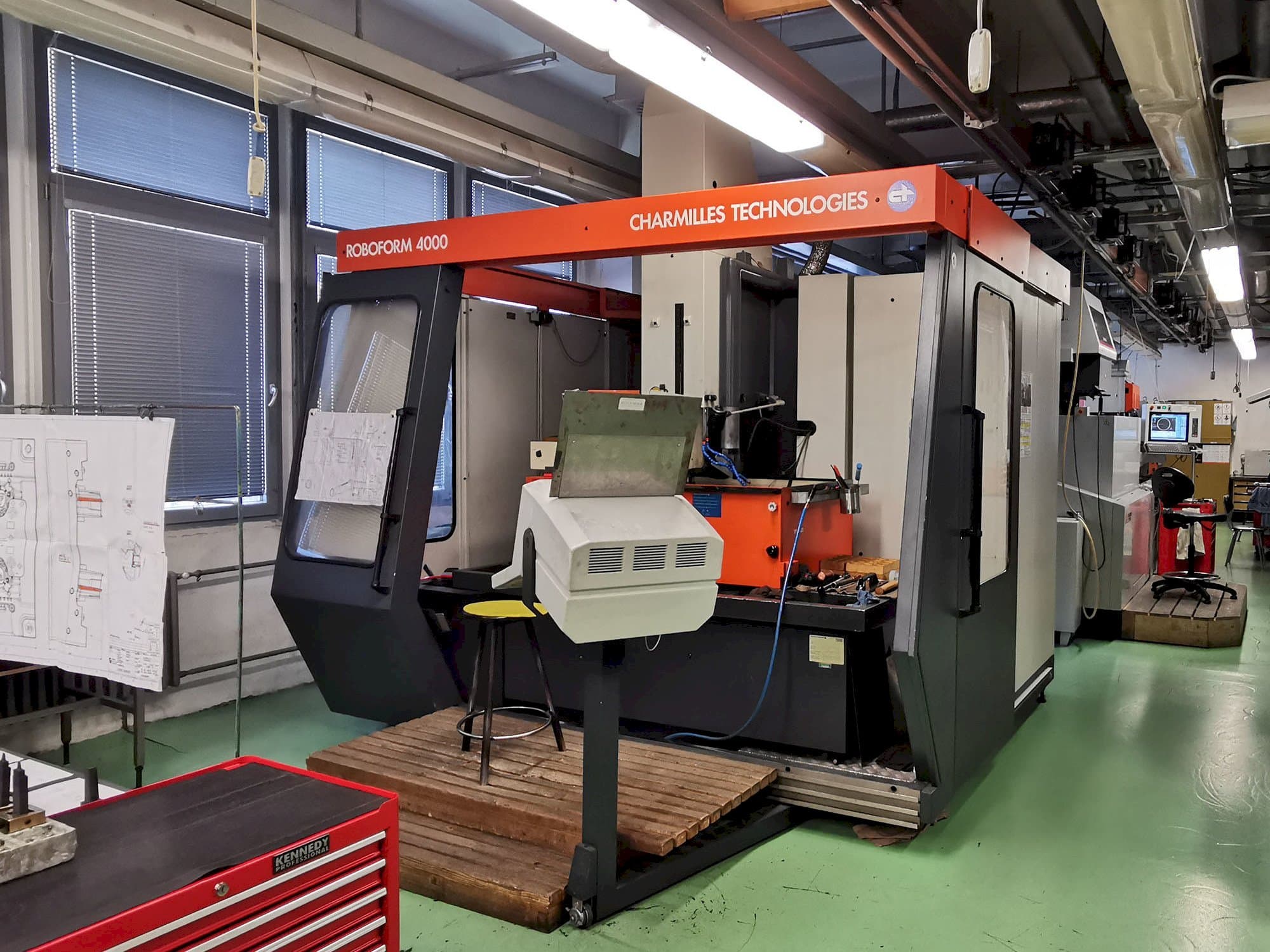 Frontansicht der CHARMILLES Roboform 4000  Maschine