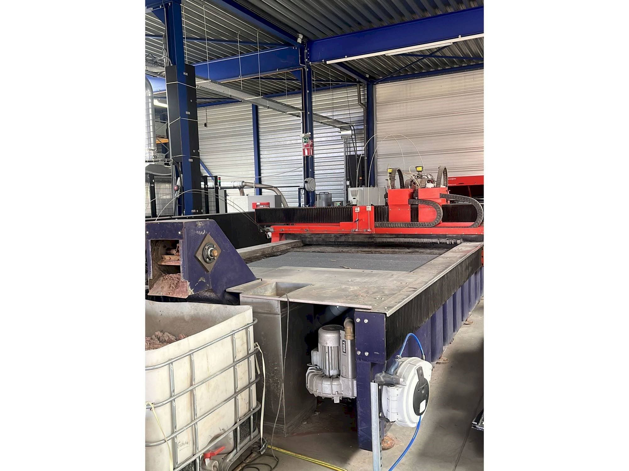 Frontansicht der Bystronic ByJet 4020  Maschine