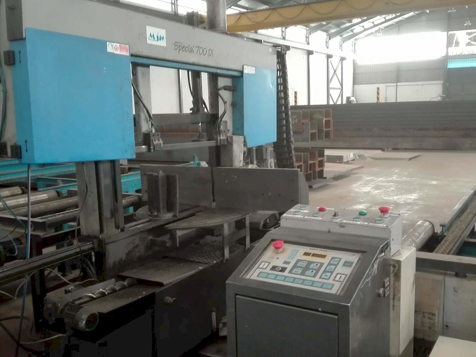 Frontansicht der Macc Special 700 DI  Maschine