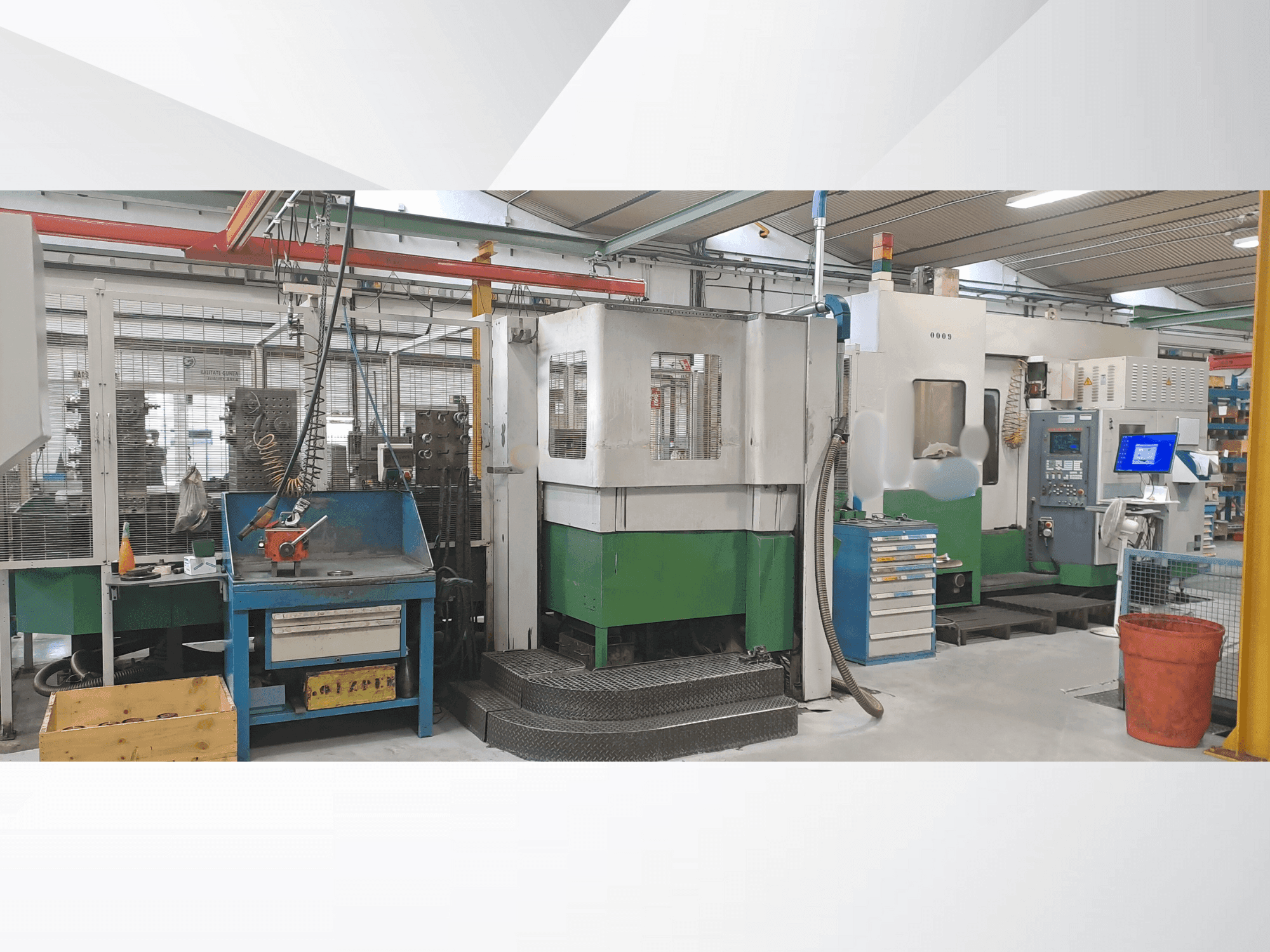 Frontansicht der Mazak HV-630  Maschine