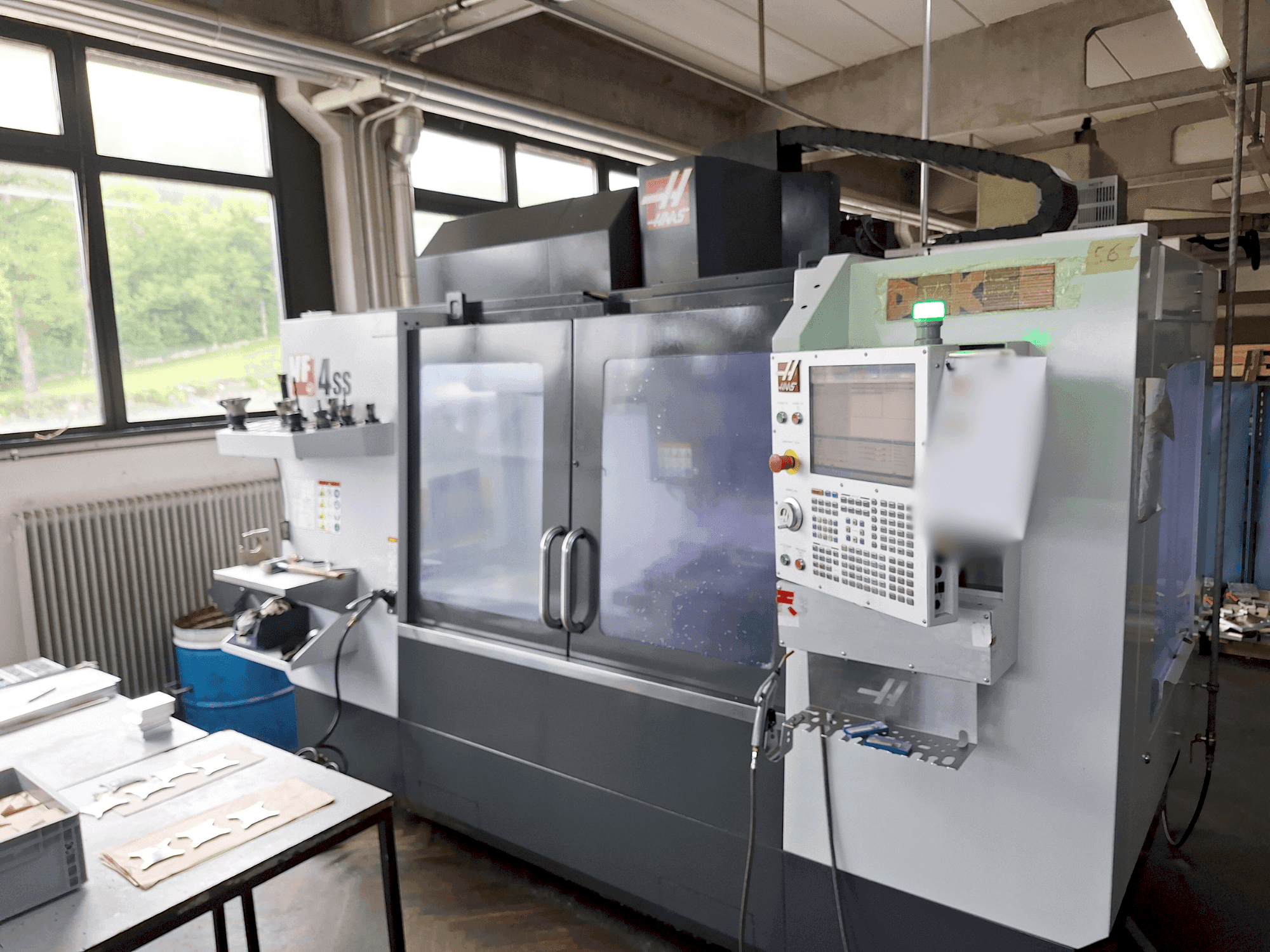 Frontansicht der HAAS VF-4SS  Maschine