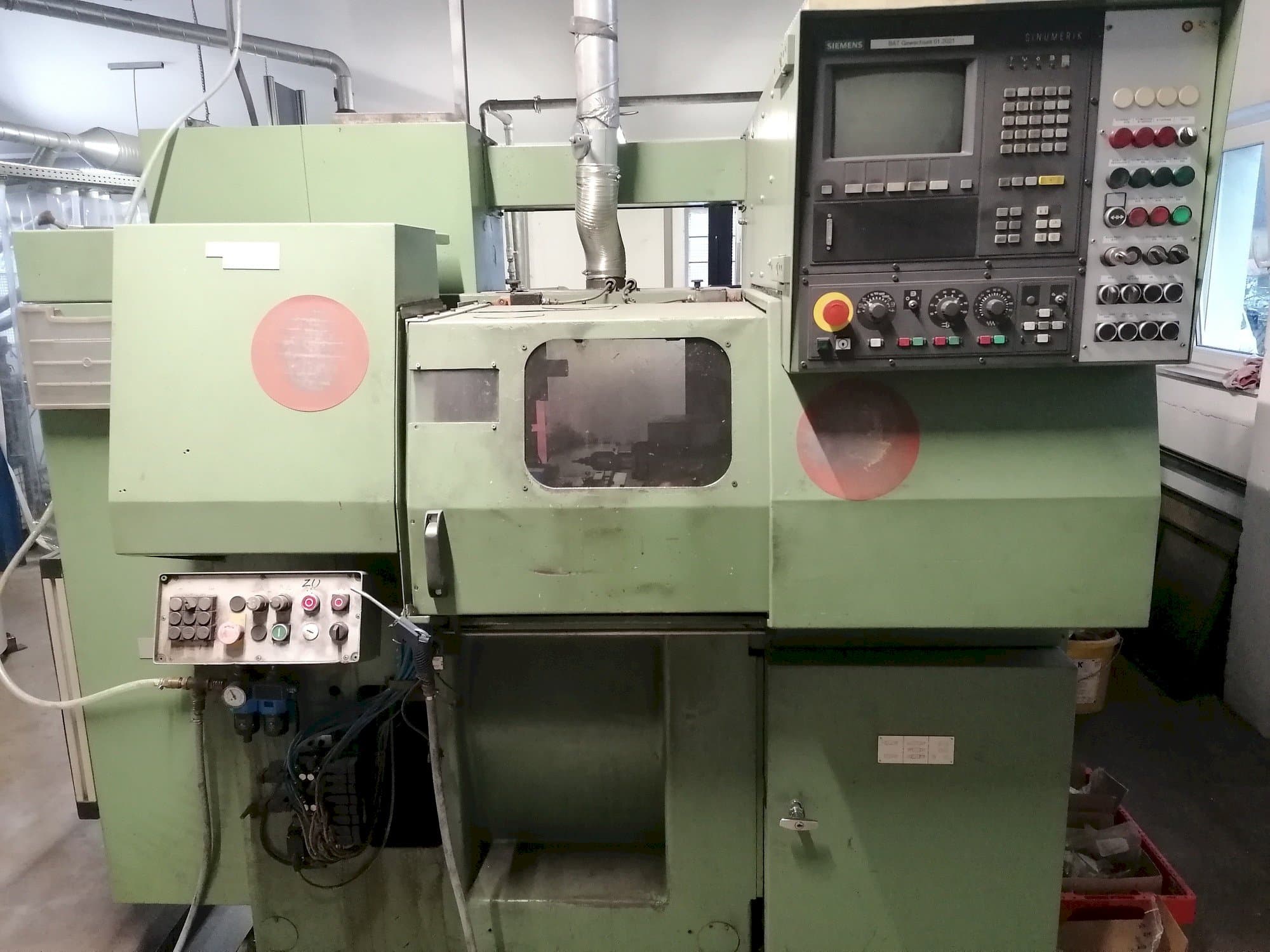 Frontansicht der Scherer - Feinbau Snc 100 (1999)  Maschine