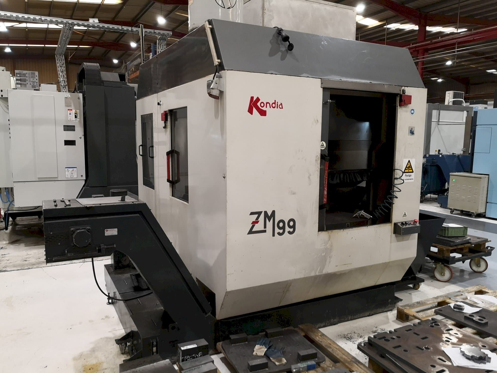 Frontansicht der KONDIA ZM99 Maschine