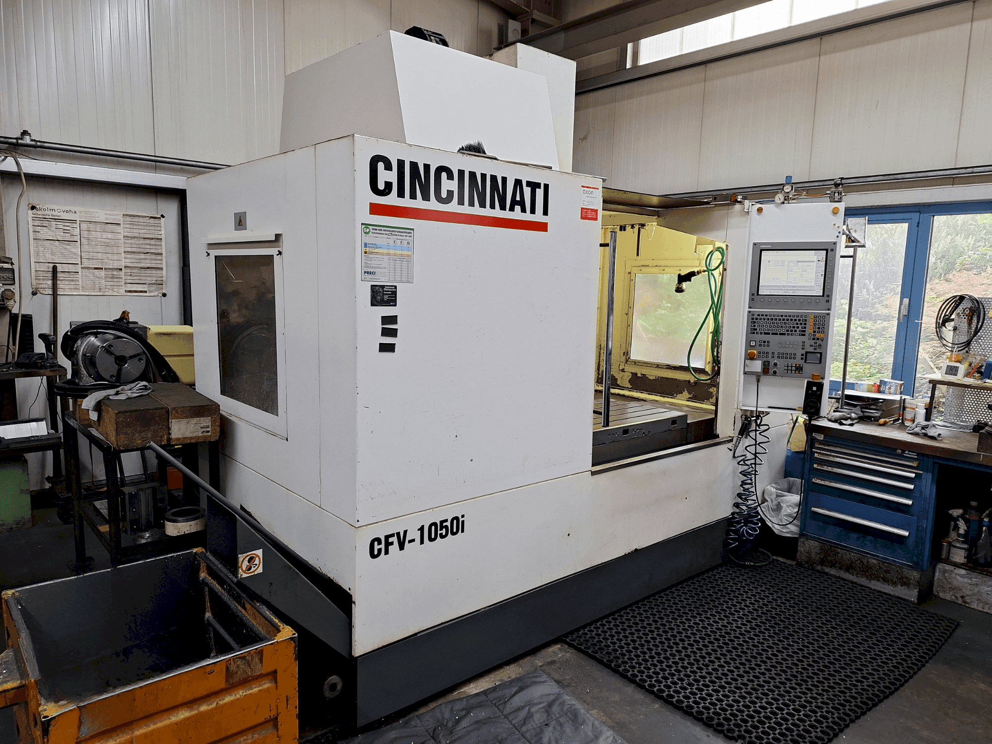 Frontansicht der Cincinnati CFV-1050i  Maschine