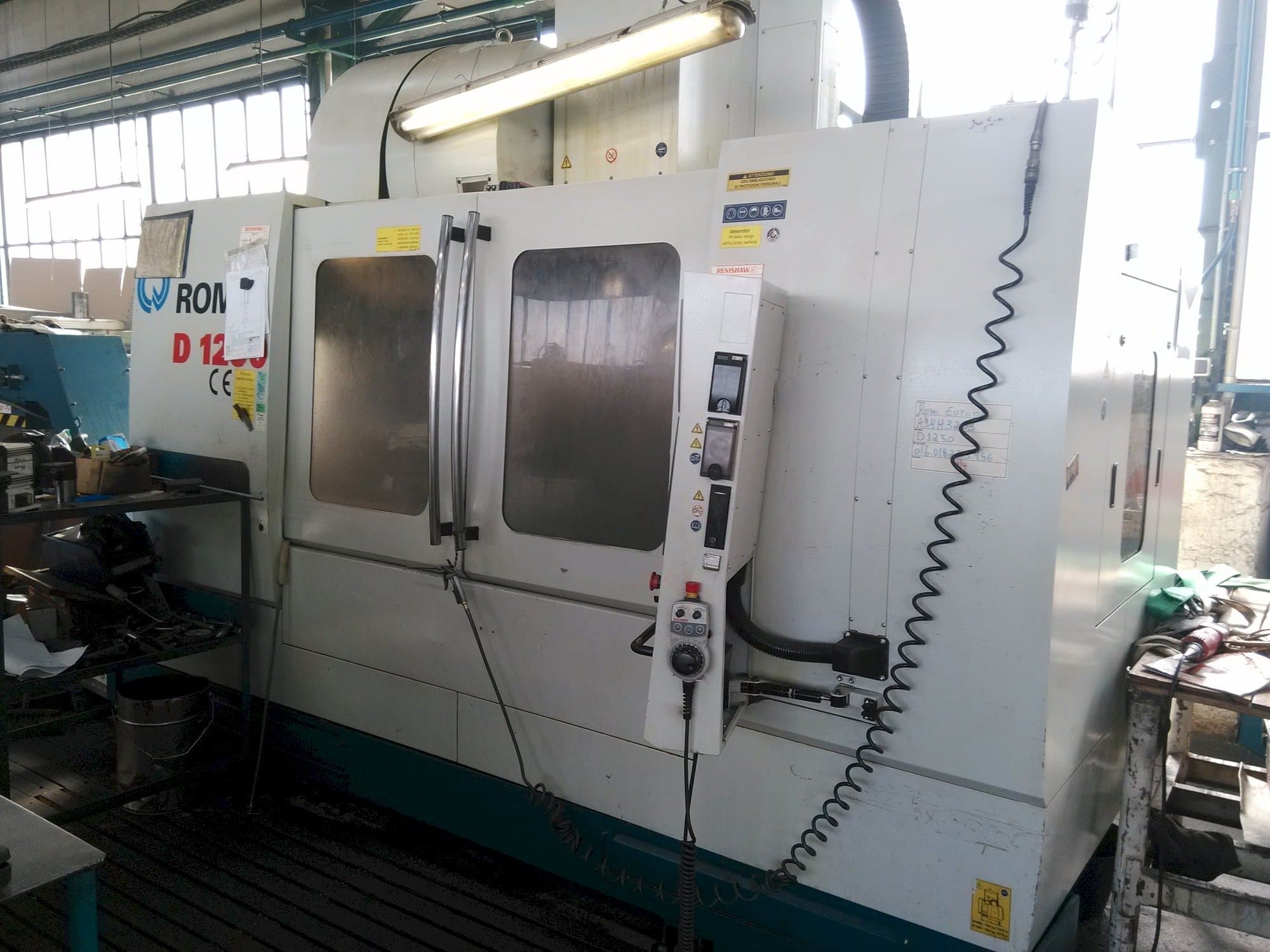 Frontansicht der Romi D 1250  Maschine