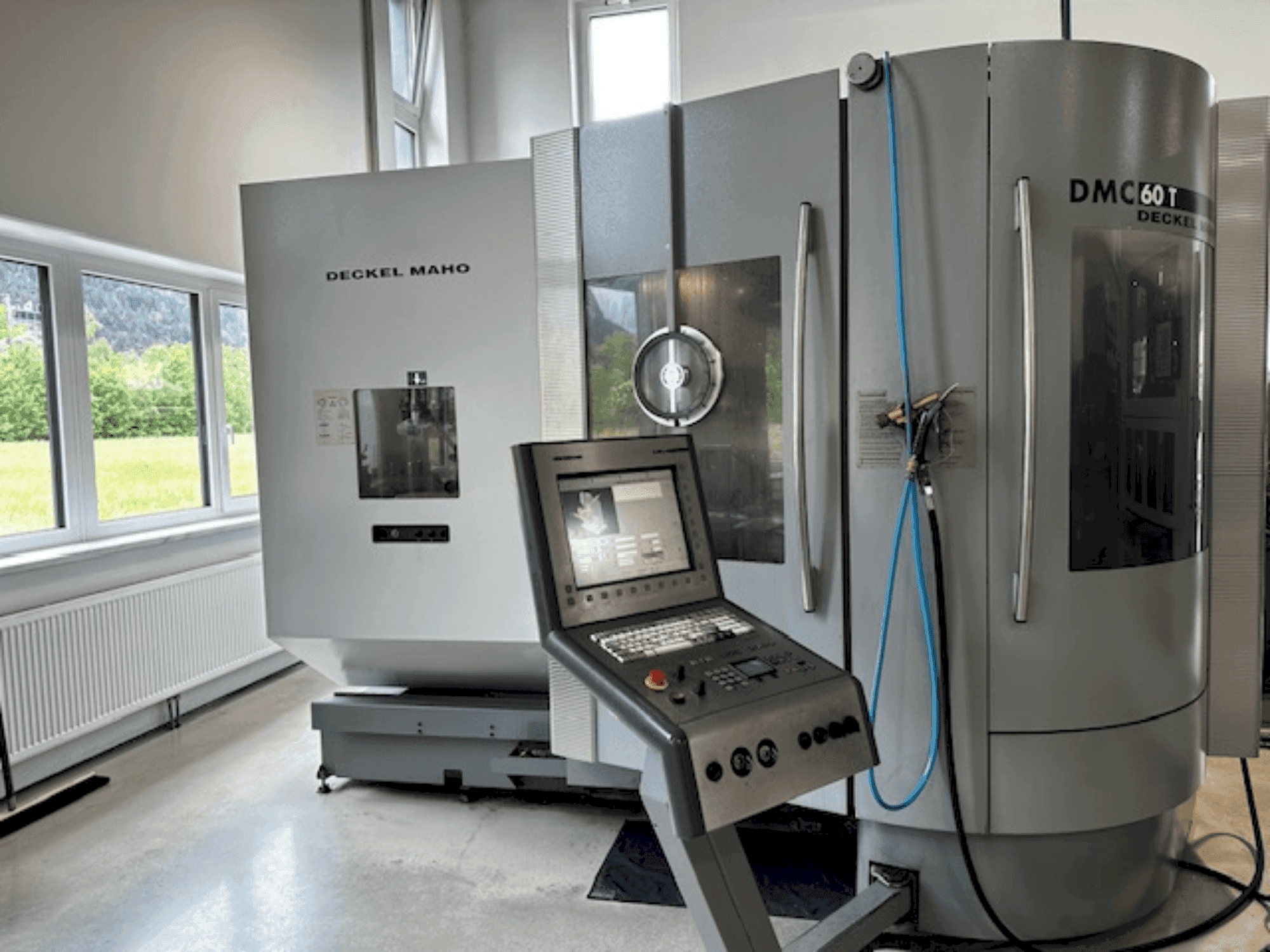 Frontansicht der DMG DECKEL MAHO DMC 60T  Maschine