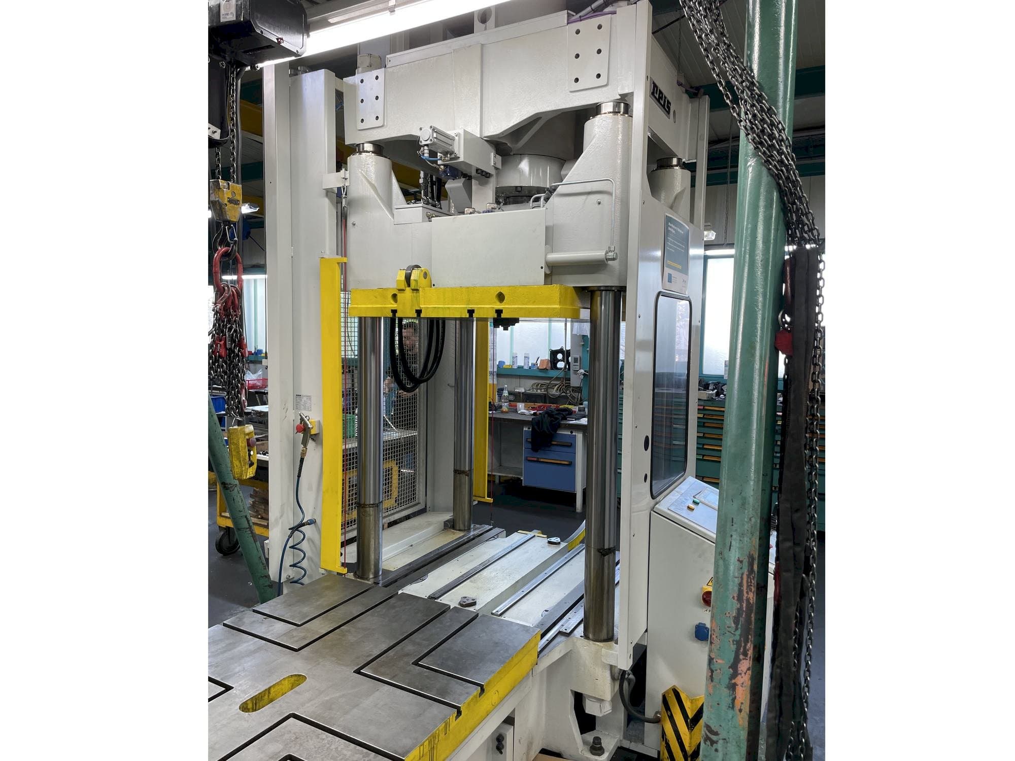 Frontansicht der Reis TUS 100  Maschine