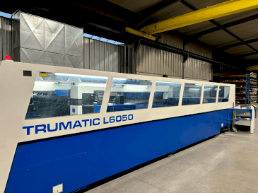 Frontansicht der TRUMPF Trumatic L6050 Maschine
