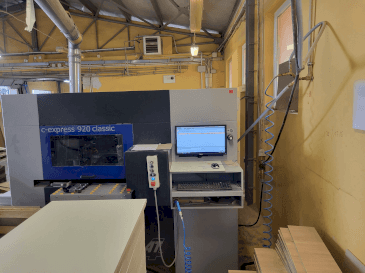 Frontansicht der FELDER FORMAT 4 C-Express Classic  Maschine