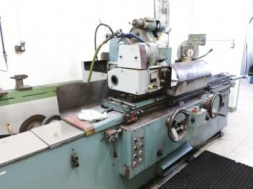 Linke Ansicht der TOS BHU 32A/1000 Maschine
