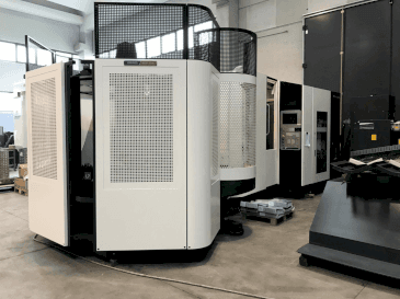 Frontansicht der DMG DECKEL MAHO DMC 60H Linear Maschine