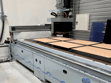 Frontansicht der Weeke Optimat BHP Vantage 34M Maschine