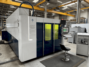 Frontansicht der TRUMPF TruLaser 5030 Fiber Maschine