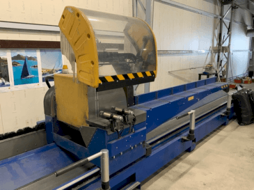 Frontansicht der SCHÜCO PDG e-Cut 600  Maschine