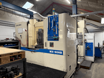 Frontansicht der Okuma MX-60HB  Maschine