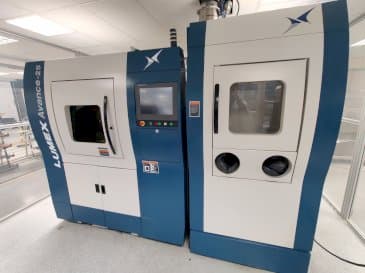 Frontansicht der Matsuura Lumex Avance-25  Maschine