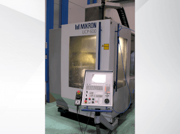 Frontansicht der MIKRON UCP 600  Maschine