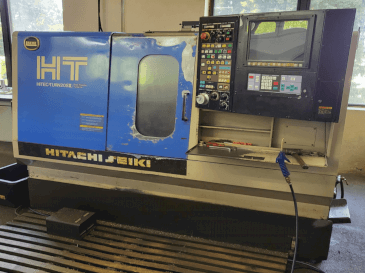 Frontansicht der HITACHI SEIKI HT 20SII  Maschine