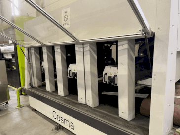 Frontansicht der COSMA 1300 2B V10D1B+C  Maschine