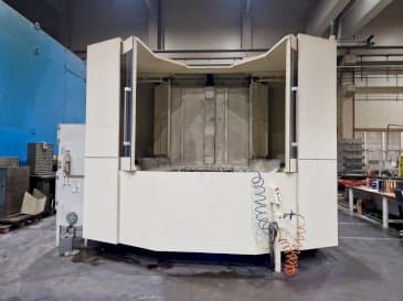 Frontansicht der Makino a120nx Maschine