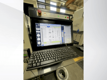 Frontansicht der Makino U6 HEAT Maschine