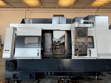 Frontansicht der Mazak INTEGREX 200 IV S (2007)  Maschine