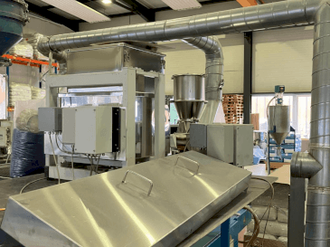 Frontansicht der COPERION STS35  Maschine