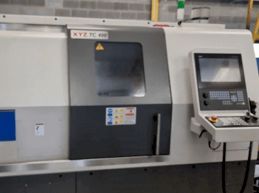 Frontansicht der XYZ TC 400  Maschine