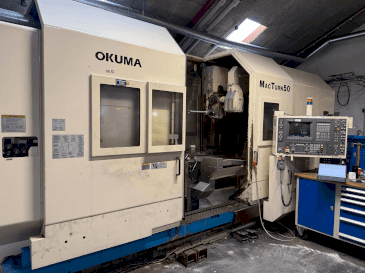 Frontansicht der Okuma MacTurn 50  Maschine