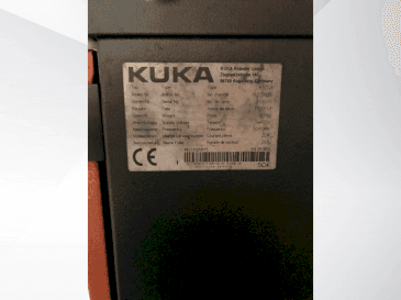 Frontansicht der KUKA KR 90 R2700 pro Maschine