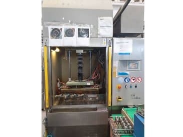 Frontansicht der Extrude Hone Classic 1A-450-43-P-M  Maschine