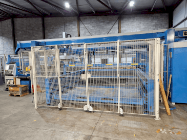 Frontansicht der Finn-Power LSR6/LC6 Maschine
